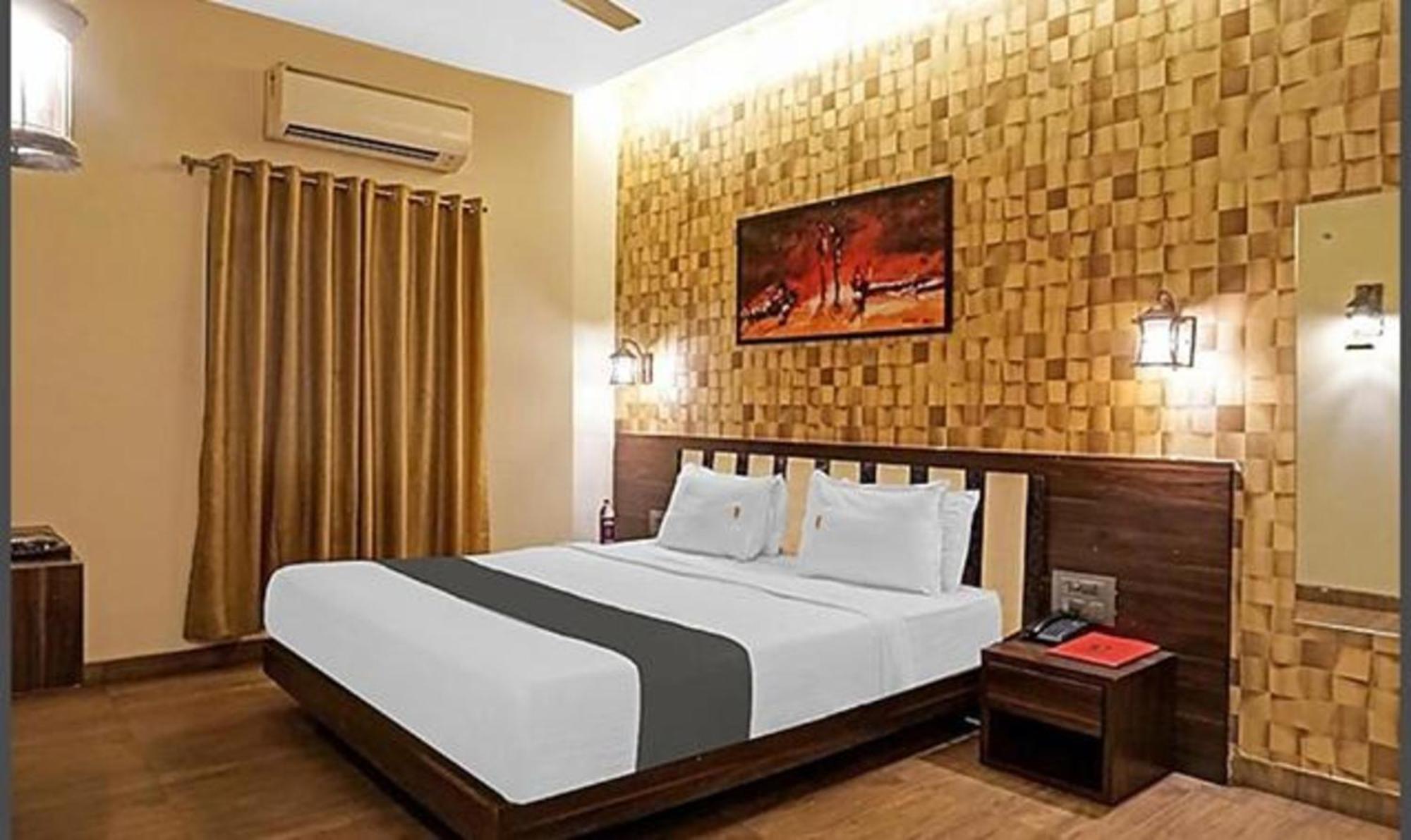 Omkar Executive Hotel Yerandwane Eksteriør billede
