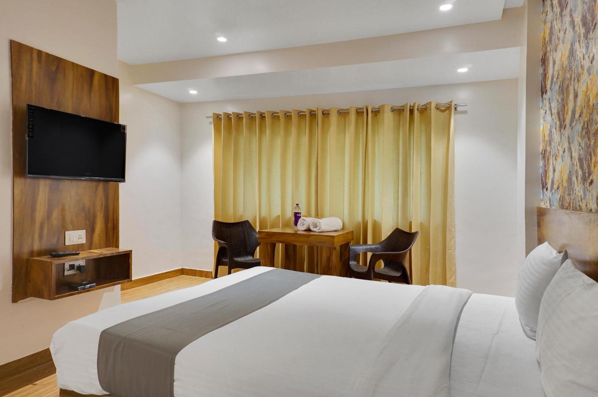 Omkar Executive Hotel Yerandwane Eksteriør billede